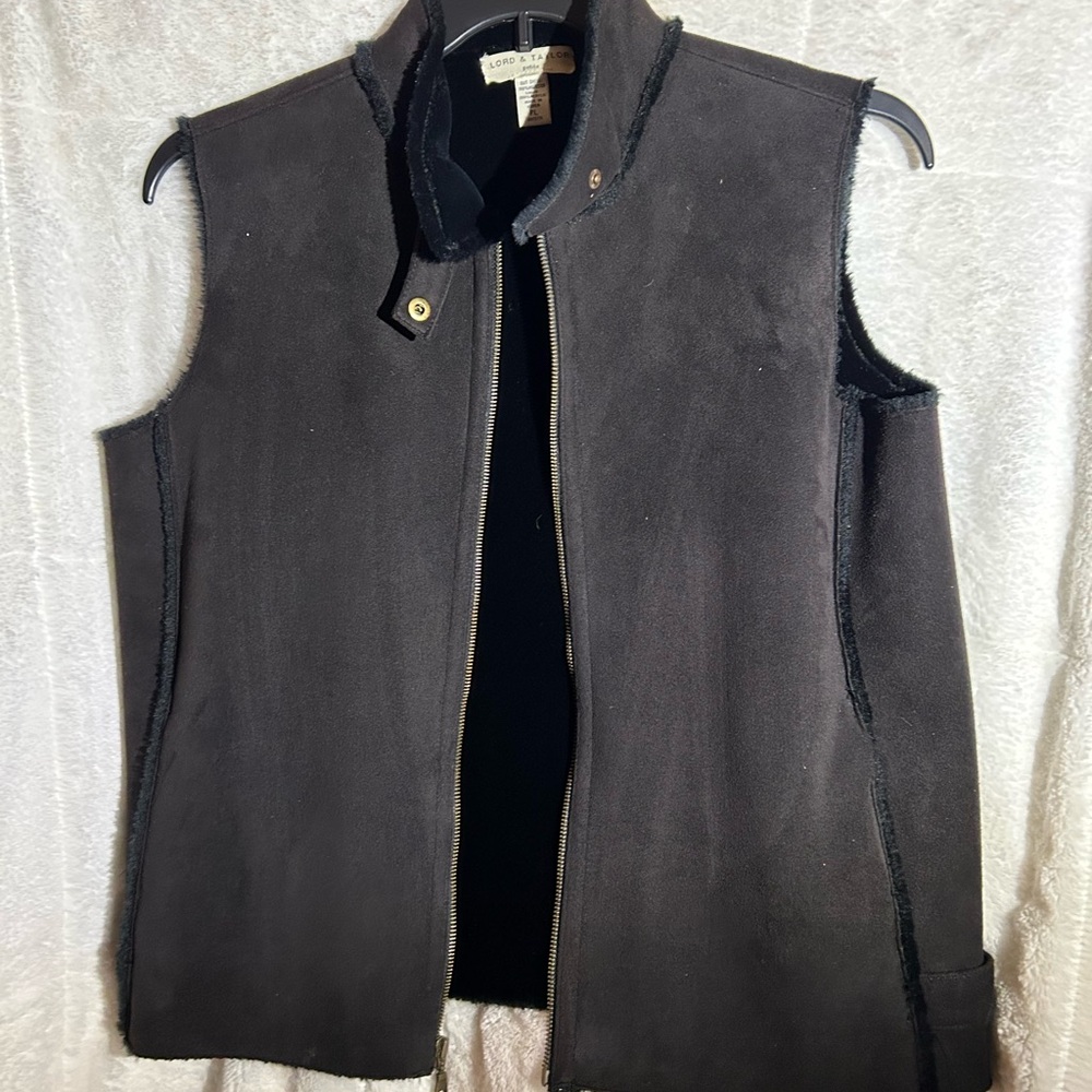 Lord & Taylor soft Black Shearling Vest , front zipper Size Petite. PL,